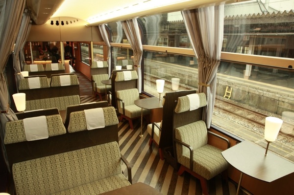 train_car02_image03.jpg